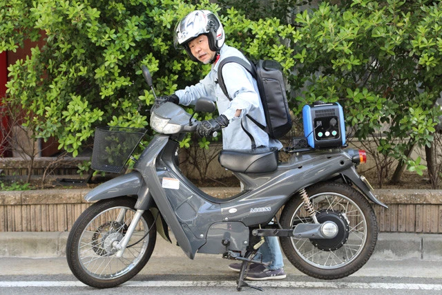 ２車種で試走した結果、今回はアクセスの業務用電動バイク「スーパーワーク」を相棒に選定。「バイクルＬ６ｓ」も街乗りにはバッチリだが、長距離への安心感で決断した