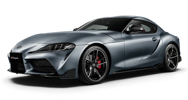 １７年ぶりに完全復活したスープラ！ 日本発売モデルは３Ｌ直６気筒エンジンを搭載の「ＲＺ」、２Ｌ直４気筒エンジンの「ＳＺ」などがある。価格は４９０万円から６９０万円