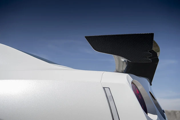 やんちゃ感がハンパない巨大ウイング。空気抵抗は増えておらず、Cd値は0.26と従来モデルと同じ