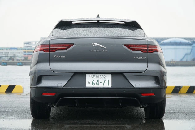 【SPEC】●全長×全幅×全高:4695mm×1895mm×1565mm●車両重量:2250kg●駆動方式:4WD●フロントモーター最高出力:200PS(147kW)●フロントモーター最大トルク:348Nm(35.5kgm)●リアモーター最高出力:200PS(147kW)●リアモーター最大トルク:348Nm(35.5kgm)●車両本体価格:1162万円(税込)