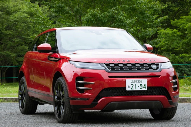 ランドローバー イヴォーク 日本上陸を果たしたばかりの2代目イヴォーク。キレ味抜群のデザインが秀逸。ちなみに価格は801万円だ!