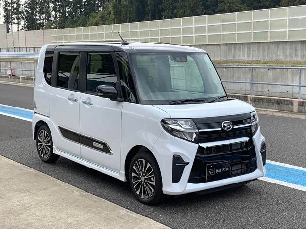 ダイハツ タント 7月の発売が予定されている新型タント。ラインナップは「タント」と「タント カスタム」の2モデルを用意