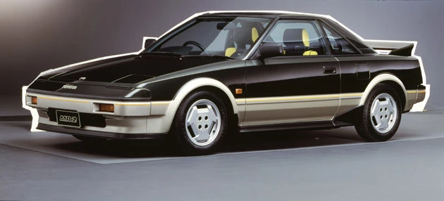 トヨタ　ＭＲ２。日本初のミッドシップ２シーターとして１９８４年に登場。後にスーパーチャージャーを追加