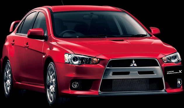 三菱　ランサーエボリューションＸ。１９９２年に初代発表。２００７年発売の「Ｘ（テン）」まで、男を熱狂させた。通称・ランエボ