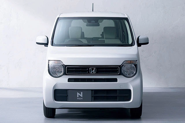 ホンダ・新型Ｎ‐ＷＧＮ。２０１７年に登場した２代目「Ｎ-ＢＯＸ」、昨年登場した「Ｎ-ＶＡＮ」に続く、ホンダ次世代軽乗用車の第３弾となるのが「Ｎ-ＷＧＮ」