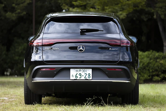 チェックポイント3 EVなのでリアにマフラーはない。ラゲッジスペースは通常時で約500リットルを確保