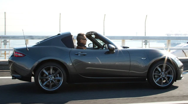 マツダとのコラボは？「ロードスターＲＦ」 友山副社長には一蹴されてしまったが、トヨタ×マツダのコラボスポーツカーにはぜひ乗ってみたい