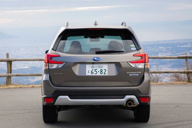 駆動方式はスバルが世界に誇るシンメトリカルＡＷＤを採用