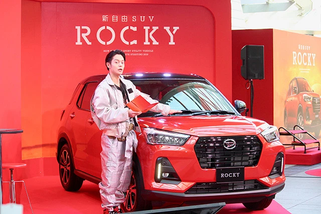 車内の広さにも感動していた窪田