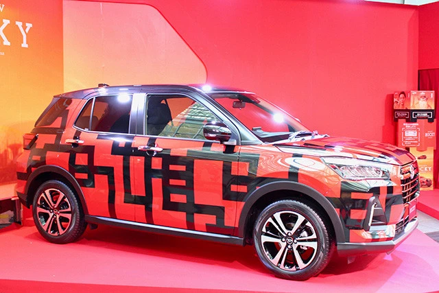 布袋とロッキーがコラボレーションした世界で一台の