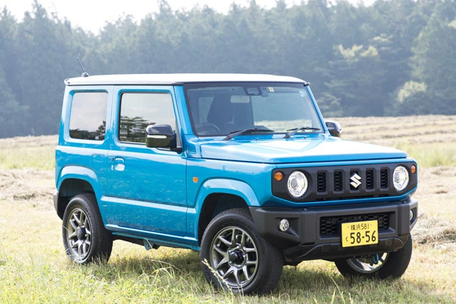 【10位】スズキ「ジムニー」(平成30年~平成31年) 昨年、20年ぶりにフルモデルチェンジしたジムニー。発売直後から「納車まで1年待ち!」というお祭り状態に