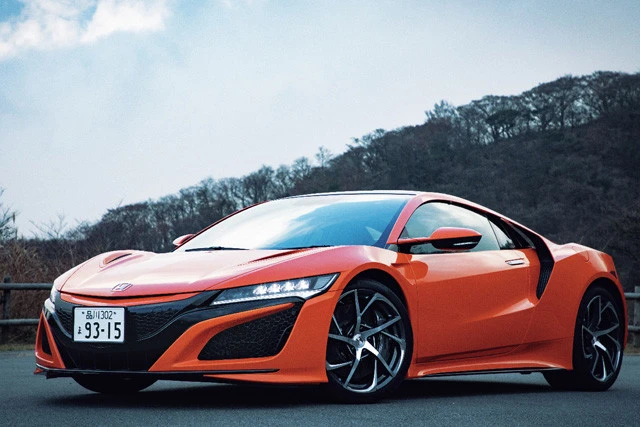 ハイブリッドシステムでトータル出力５８１馬力！　ホンダ最強スポーツカー「新型ＮＳＸ」に試乗