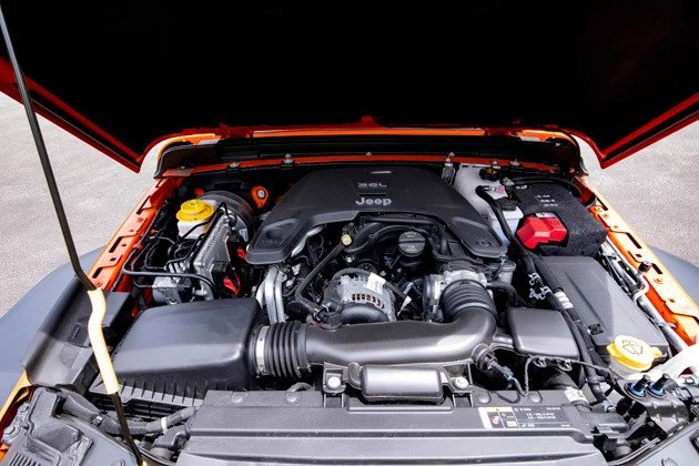 最強モデル「ルビコン」は、２８４ＰＳと３４７Ｎｍを発揮する改良版３.６リットルＶ６を搭載する