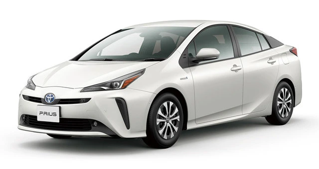「KINTO ONE」で利用できる「プリウス」は4万6100円~(税抜き)。昨年末にモデルチェンジ。コネクティッドを初搭載した
