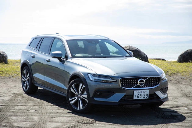 新世代ボルボが放つワゴンのクロスオーバーモデル「Ｖ６０クロスカントリー Ｔ５ ＡＷＤ プロ」をチェック！