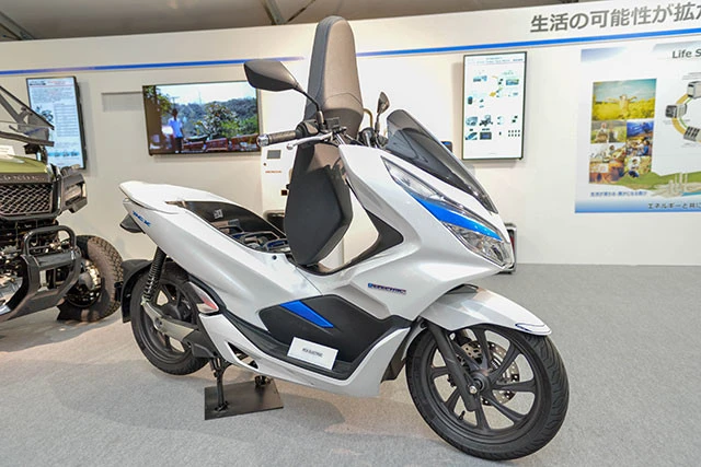 昨年１１月、法人・事業者向けのリース限定で発売したホンダ初の電動バイク