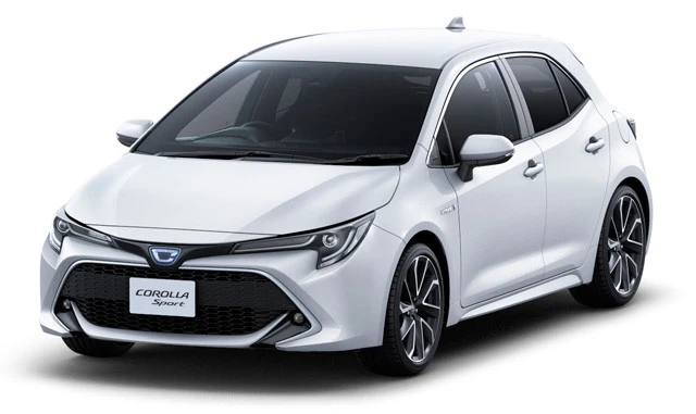 「カローラスポーツ」４万９５００円～（税抜き）。新世代プラットフォームを採用し、ハッチバックへと刷新