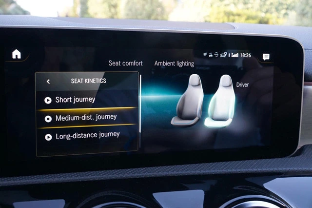 スマートウオッチでドライバーの心拍数を測って、マッサージをする気遣いぶりにも注目だ