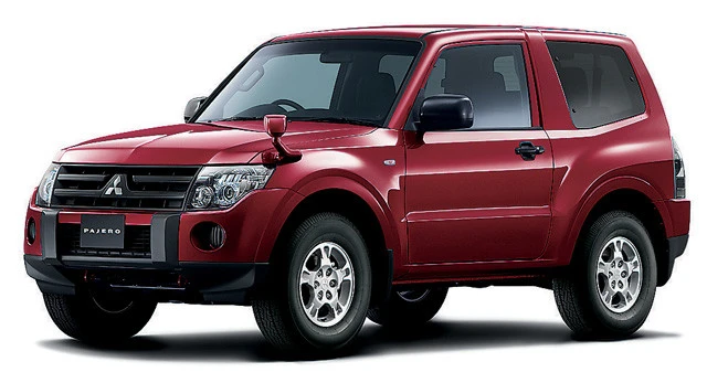 4代目パジェロ(2006-2019)。発売当時もパリダカで勝ち続けていたが、三菱本体は経営不振。基本メカを先代から受け継ぐ手堅いクルマだった。写真のショートはひと足先に昨年終了