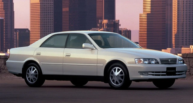 チェイサーは1977年から2001年まで販売。ドリ車として大人気。中古は高値