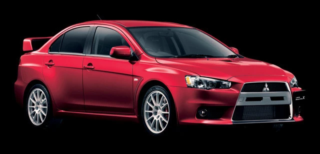 【5位】三菱「ランサーエボリューションX」 1992年から2016年まで販売。三菱が誇る最強4WDセダンだった