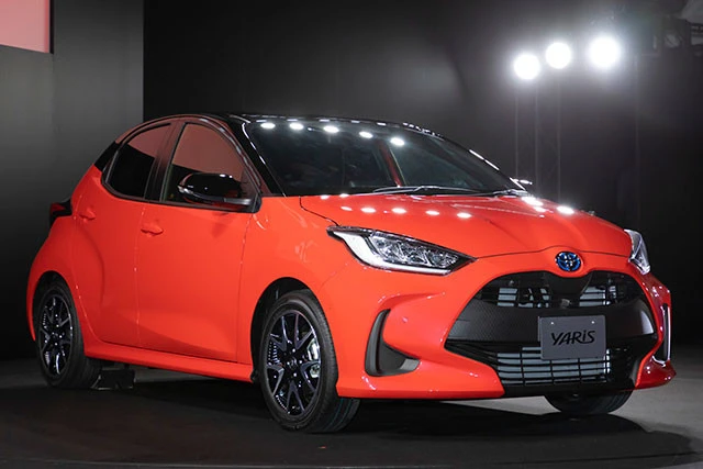新型ヤリスのボディカラーは全12色が設定されている。ちなみにイメージカラーは赤とピンク
