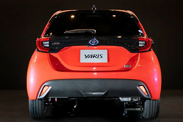 独特なデザインのリア。ボディサイズは全長3940㎜×全幅1695㎜×全高1500㎜