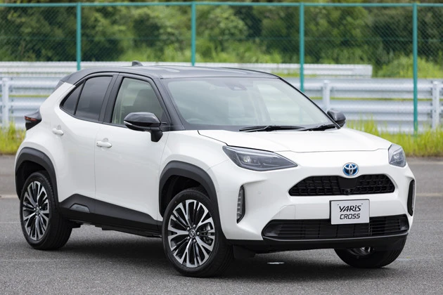 トヨタ ヤリスクロス ボディサイズは全長4180mm×全幅1765mm×全高1590mm。激戦区のコンパクトSUV市場に殴り込む。正式デビューは来月初旬を予定している