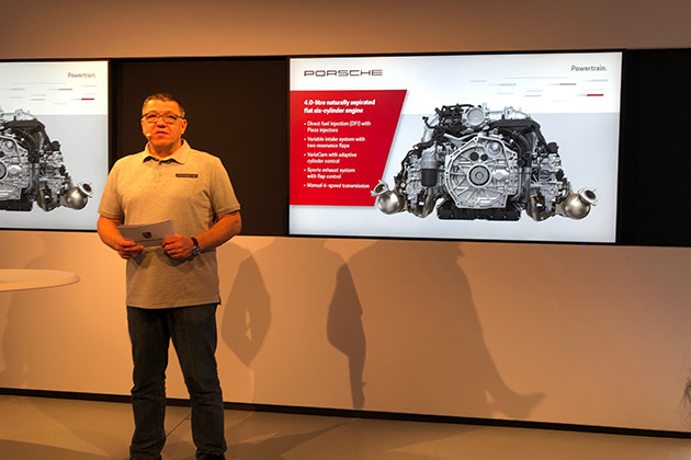 ７１８の開発をまとめるヤン・ロート氏。「ポルシェのスポーツカーには６気筒エンジンが必要！」と熱く語る姿が印象的だった