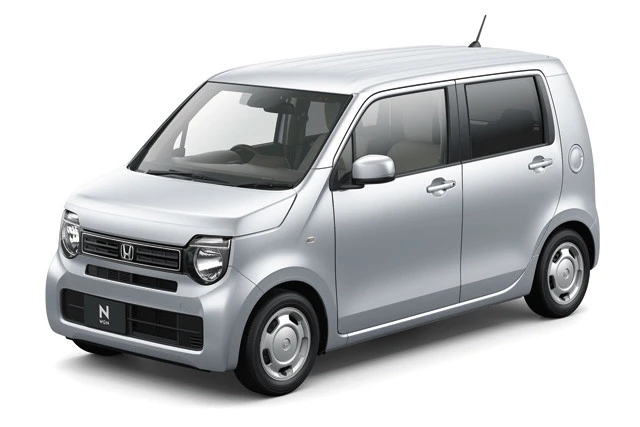 ホンダ「Ｎ‐ＷＧＮ」。推しグレード…Ｌホンダセンシング、価格１３６万４０００円。全長３３９５㎜×全幅１４７５㎜×全高１６７５㎜。推しグレードのエンジンは直列３気筒で５８ＰＳ。走りは小型車並み！