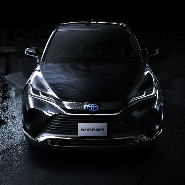 男をたぎらせてきたトヨタの高級SUV。4代目となる新型のボディは全長4740mm×全幅1855mm×全高166mm