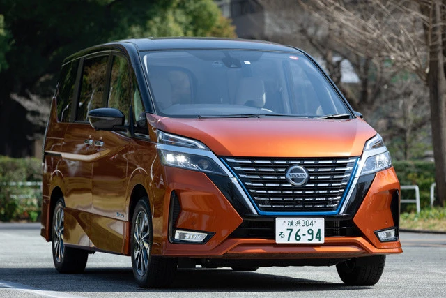 日産「セレナｅパワー」リセールランキング：ＡＡ●価格２９９万７５００～３９２万７０００円●値引き目標額２２万円●ボディサイズ＝全長４７７０㎜×全幅１７４０㎜×全高１８７５㎜。昨年１０月のマイナーチェンジからノートで人気を博したｅパワーを７人乗りモデル限定で搭載して話題に