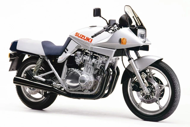 スズキ「ＧＳＸ１１００Ｓ　ＫＡＴＡＮＡ」。１９８１年に海外で発売。当時の日本には排気量７５０㏄を上限とする自主規制があったため発売されず