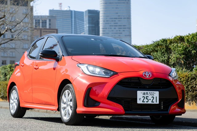 トヨタ「ヤリス1.5Z」6速MT、価格187万1000円●エンジン:1500㏄直列3気筒DOHC●乗員人数:5名●最高出力:88kW(120PS)/6600rpm●使用燃料:レギュラー●サイズ:全長3940㎜×全幅1695㎜×全高1500㎜。今年2月にデビューしたヤリスは月販目標の5倍となる約3万7000台を約1ヵ月で受注して話題に