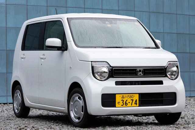 ８位　ホンダ「Ｎ‐ＷＧＮ」価格：１２９万８０００～１８２万７１００円、 目標値引き：１２万円。発売は昨年８月。軽自動車の枠を超越した衝撃の乗り味・走り味が自慢。特にターボの乗り心地は他の追随を許さない出来だ