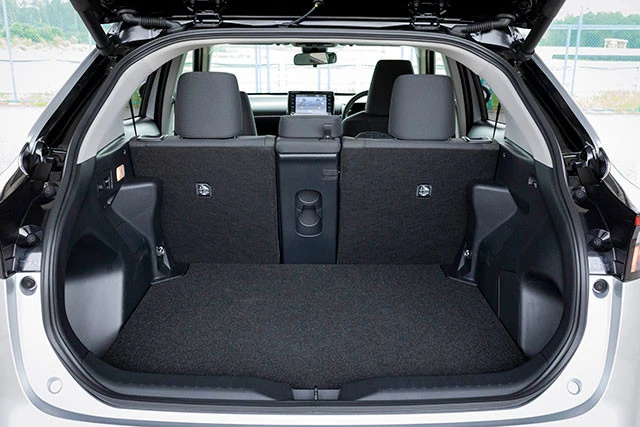 荷室容量は390L。リアシートを倒せば荷室はかなり拡大できる