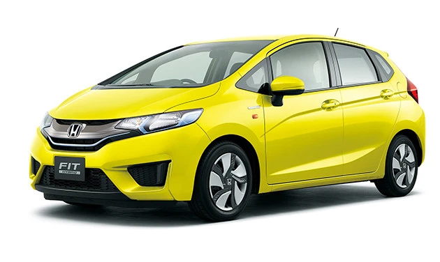 3代目(2013年~2020年) 13年9月、6年ぶりのフルモデルチェンジで3代目に。01年の誕生以来、グローバルで750万台以上を売ったフィット。プラットフォームからエンジン、足回りまで新設計。新開発のハイブリッドも用意した