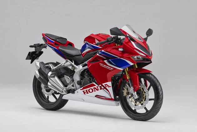 今年9月に大改良を受けたホンダCBR250RR。エンジンなどを徹底的に煮詰めた。価格は82万1700~85万4700円