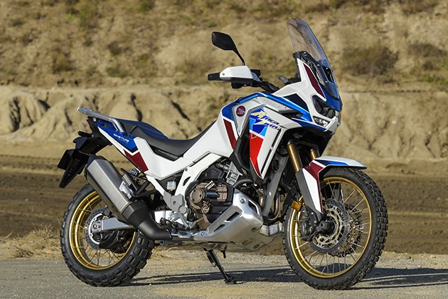 第1位 ホンダ CRF1100L アフリカツイン 価格:161万7000円~205万7000円。全面改良で車体は超軽量化。メインフレームの刷新などで、車重は先代モデルより4kg軽量化