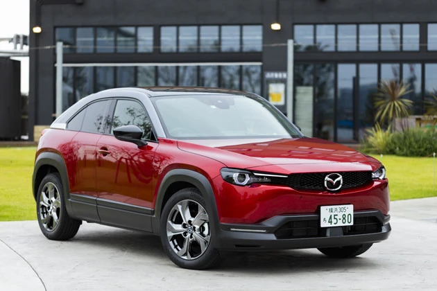 マツダ MX‐30 当初、来年1月に日本導入予定だったEV版はリース限定という話だったが、一般のユーザー向けに発売することになった