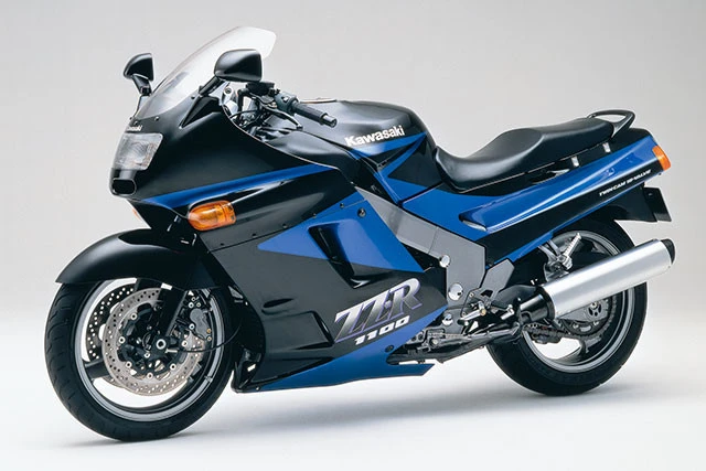 カワサキ「ＺＺ-Ｒ１１００」。１９９０年に登場。高出力のエンジンを搭載。世界最速の市販車として世界中のバイク乗りを熱くたぎらせた