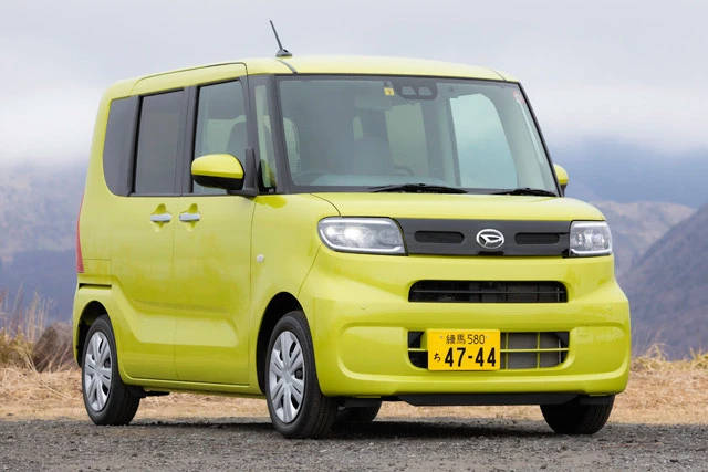 ダイハツ「タント」推しグレード…Ｘ、価格…１４９万５００円。ボディは全長３３９５㎜×全幅１４７５㎜×全高１７５５㎜。Ｘグレードのエンジンは直列３気筒で５２ＰＳ