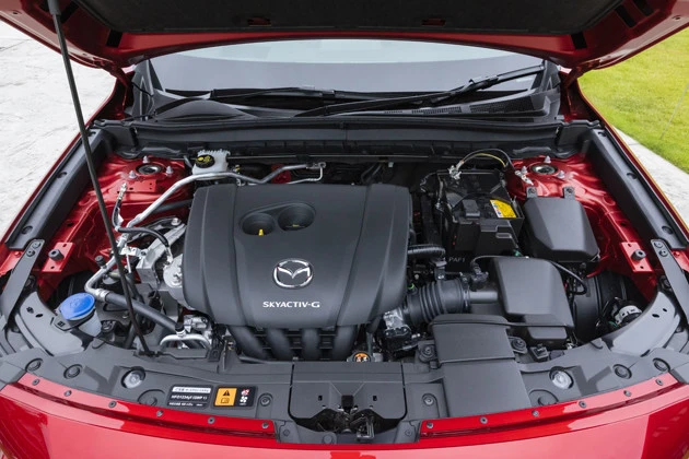 2リットルガソリンエンジンをベースにマイルドHV化。発進時などにモーターがエンジンをアシスト