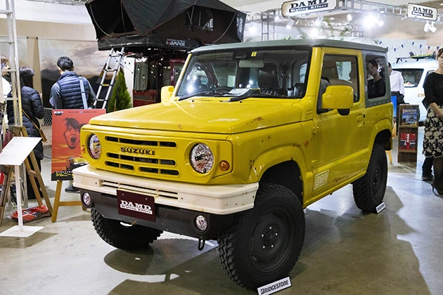 初期型ジムニーを模した「ザ・ルーツ」。ジムニーのカスタマイズブームは東京オートサロンの新たな潮流だ
