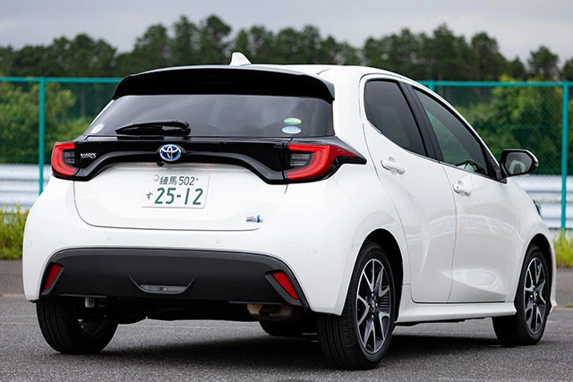 全車に6対4分割可倒式リアシートを標準装備する。使い勝手は良好