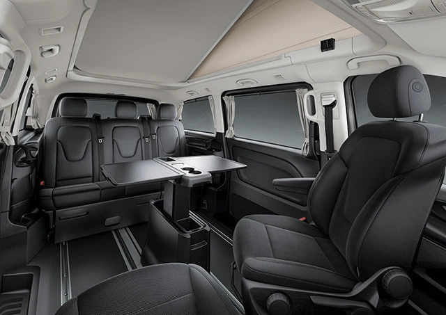 シートアレンジで車内がリビングのような快適空間に