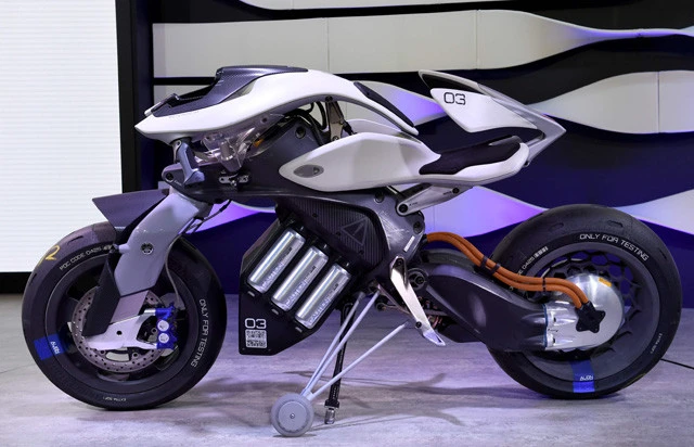 ヤマハ「ＭＯＴＯＲＯｉＤ」こちらは１７年の東京モーターショーでヤマハがブッ込んだ自動走行可能なＡＩ車