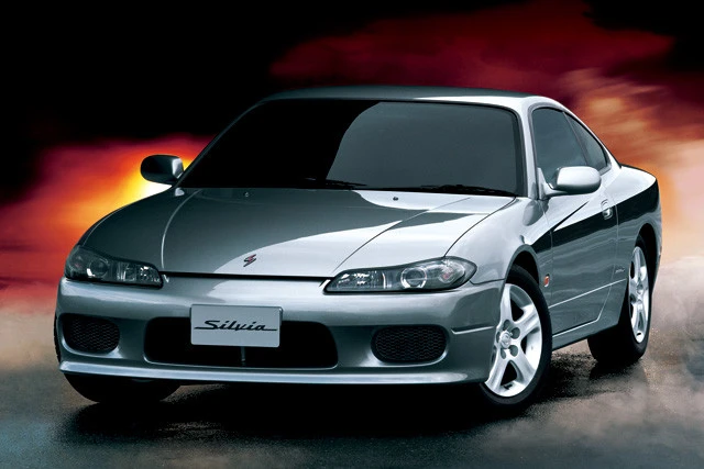 ９位　日産「シルビア」 １９９９年デビューしたのが、５ナンバー枠に回帰した７代目のＳ１５型シルビア。２００２年に生産を終了した