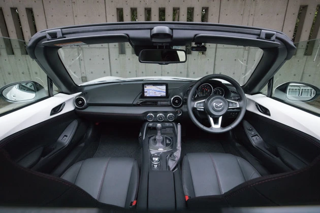 マツダ　ロードスターの内装