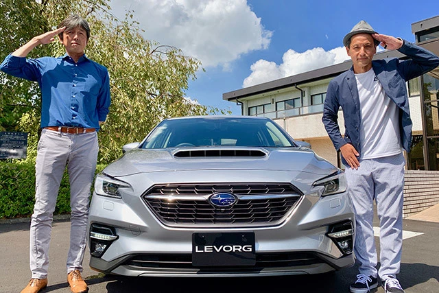 クルマがぶつからないことを追求するアイサイトの開発トップ・柴田英司氏（左）。同時に運転する楽しさにも強いこだわりを持つ。自動車ジャーナリストの小沢コージ（右）